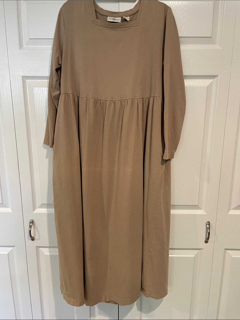 Women's Nordstrom Long Sleeve Midi Dress in Taupe